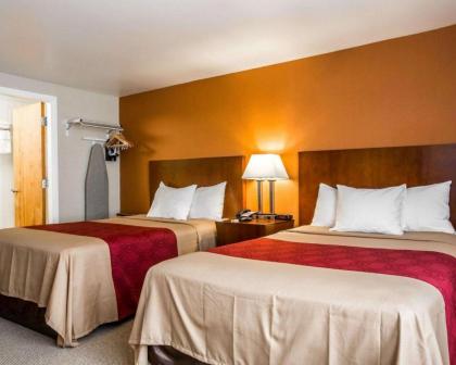 Econo Lodge Lakes Region - image 7