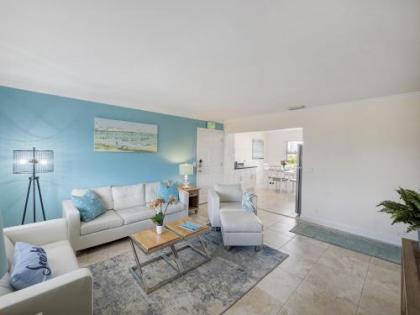 Seas The Day 4 - 2BR Condo with Pool & Hot-Tub on Singer Island Duplex