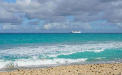 Seas The Day 6 - 5-Star Condo withPool & Hot Tub on Singer Island Duplex - image 4