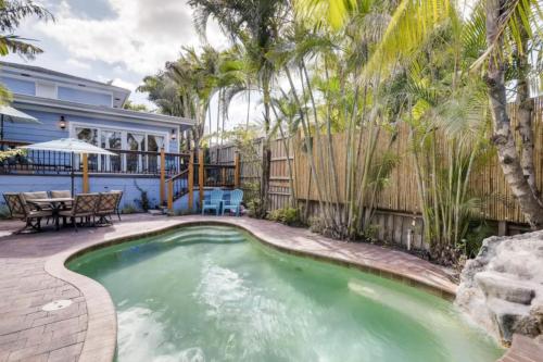 The Periwinkle House - 4bd-2ba - Sleep 10 - main image
