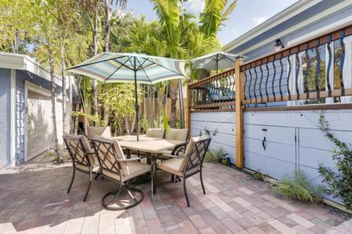 The Periwinkle House - 4bd-2ba - Sleep 10 - image 2