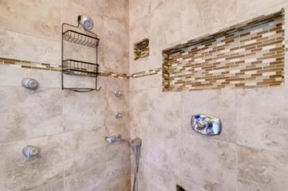 The Periwinkle House - 4bd-2ba - Sleep 10 - image 4