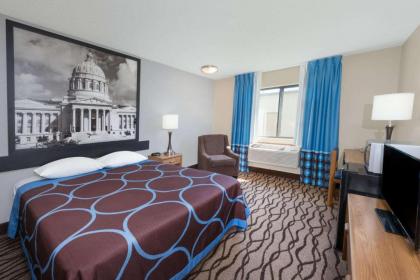 Super 8 by Wyndham West Plains - image 13
