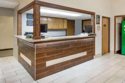 Super 8 by Wyndham West Plains - image 14
