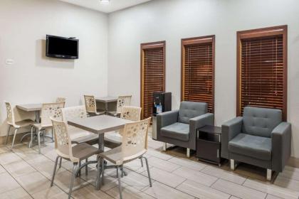 Super 8 by Wyndham West Plains - image 15