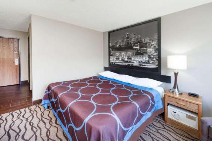 Super 8 by Wyndham West Plains - image 8