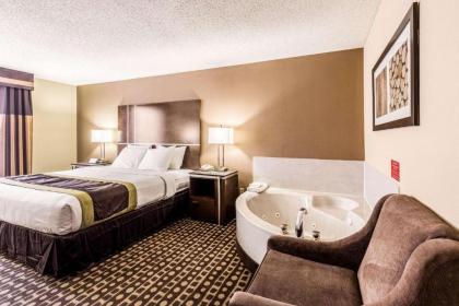Quality Inn - image 10