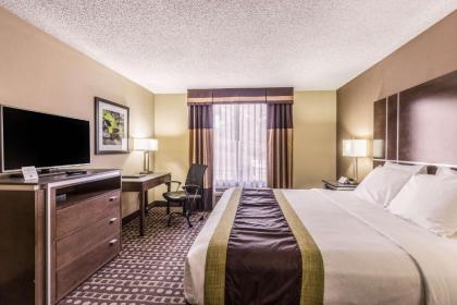 Quality Inn - image 7