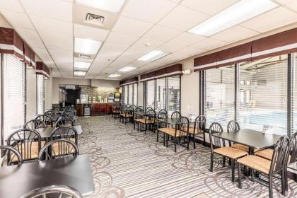 Quality Inn - image 8