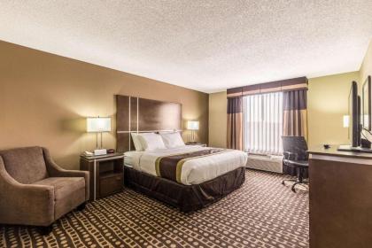 Quality Inn - image 9