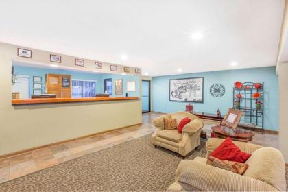 West Point Inn & Suites - image 10