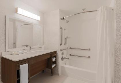 Home2 Suites By Hilton West Sacramento Ca - image 2