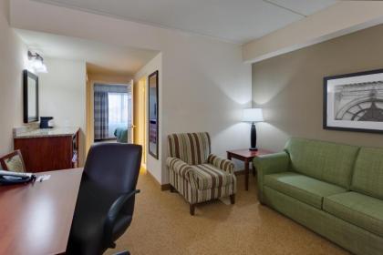 Country Inn & Suites by Radisson Buffalo South I-90 NY - image 12