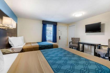 Econo Lodge West Yarmouth - image 12