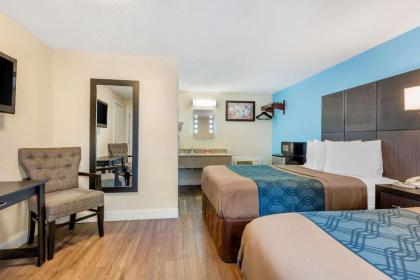Econo Lodge West Yarmouth - image 3