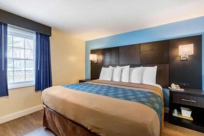 Econo Lodge West Yarmouth - image 6