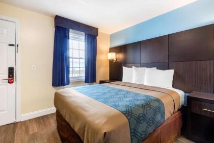 Econo Lodge West Yarmouth - image 8