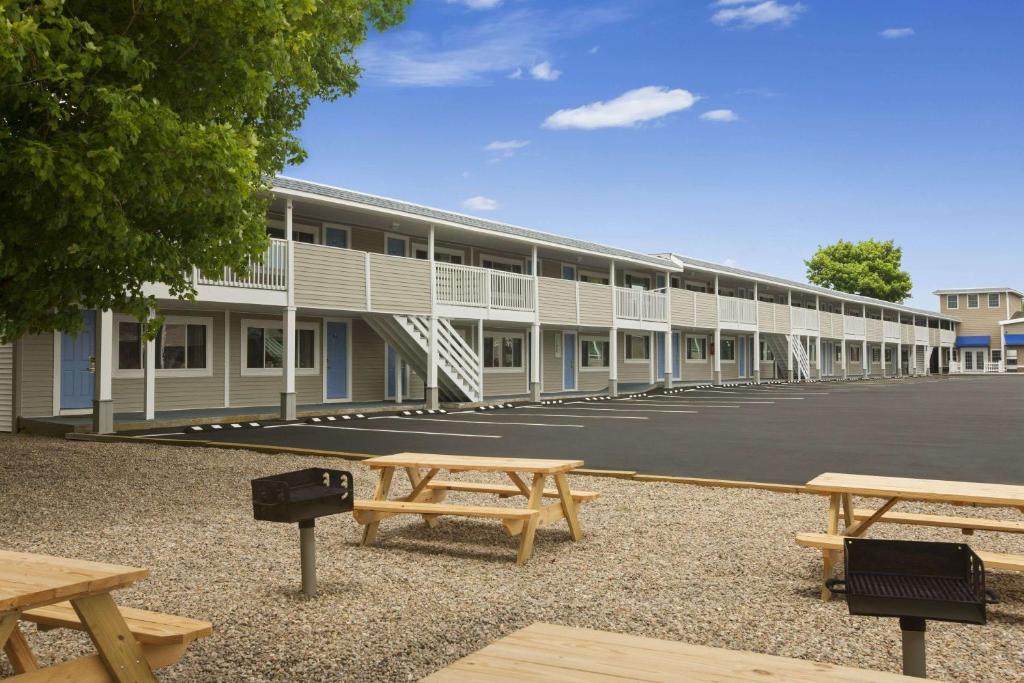 Days Inn by Wyndham - Cape Cod Area - main image