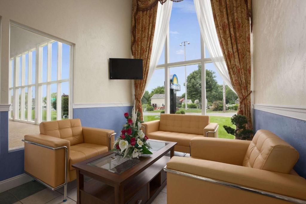 Days Inn by Wyndham - Cape Cod Area - image 4