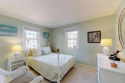 Captain's Quarters - image 12