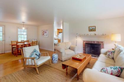 The Grey-Shingled Ranch - image 15