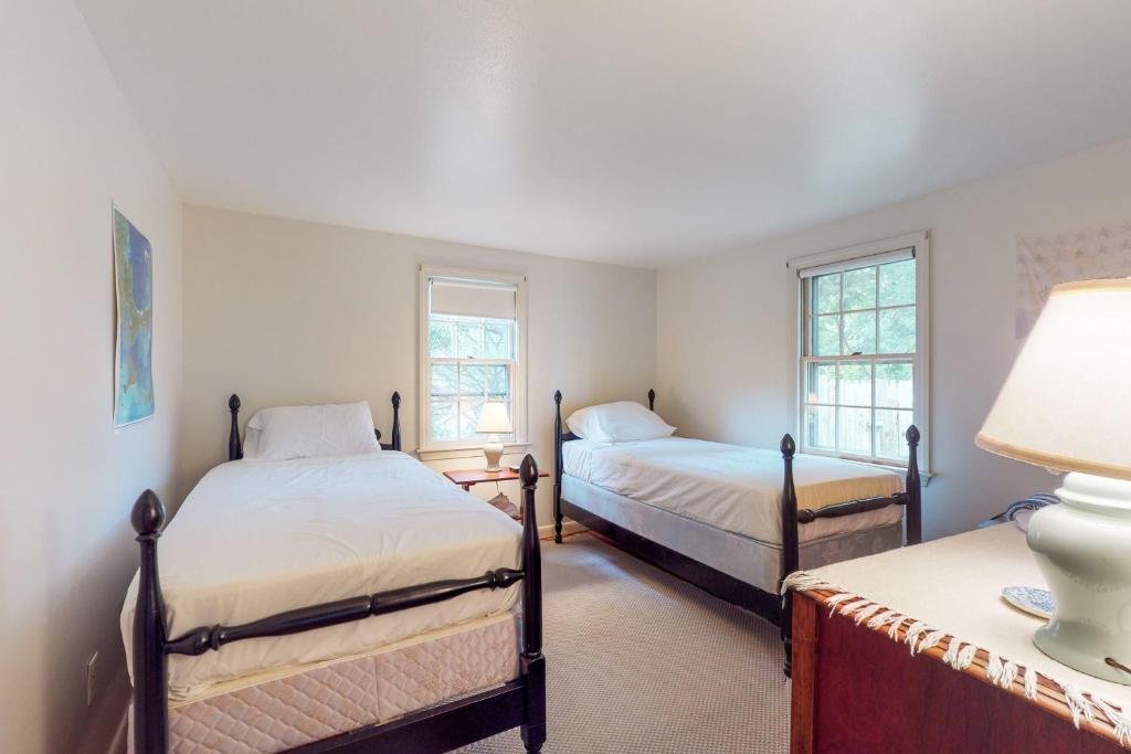 The Grey-Shingled Ranch - image 2