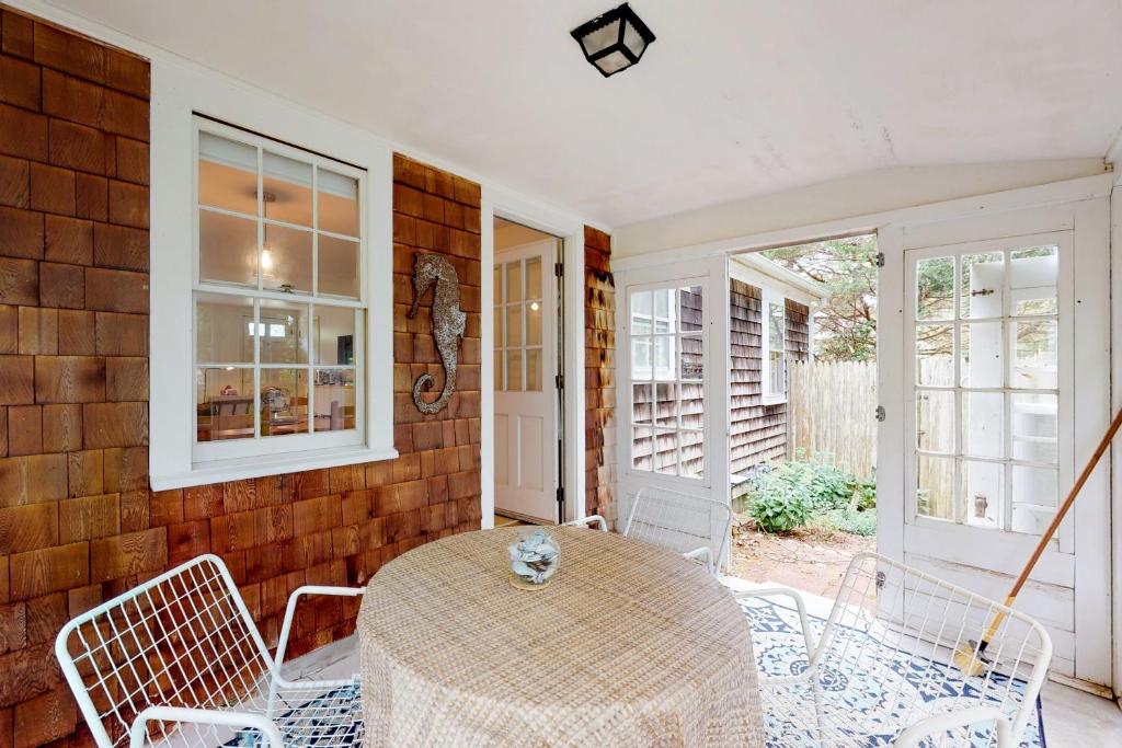 The Grey-Shingled Ranch - image 7