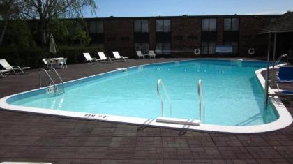 Fireside Inn And Suites - image 17