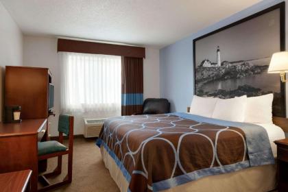 Super 8 by Wyndham Portland/Westbrook Area - image 13