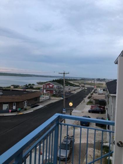 Misquamicut Beach Front Inn - image 15
