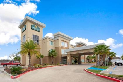 La Quinta Inn & Suites by Wyndham Lake Charles-Westlake - image 5