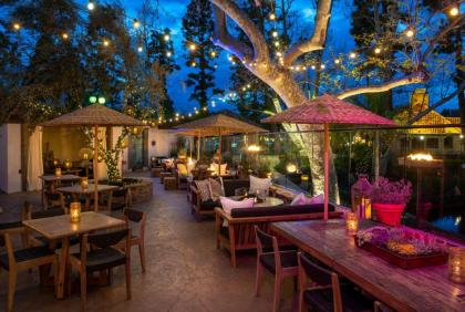 Westlake Village Inn - image 12
