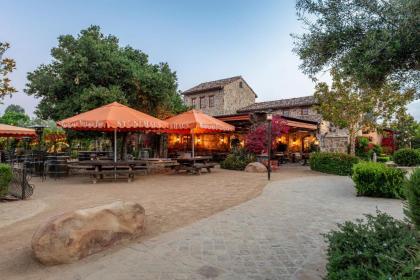 Westlake Village Inn - image 14