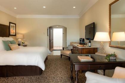 Westlake Village Inn - image 7