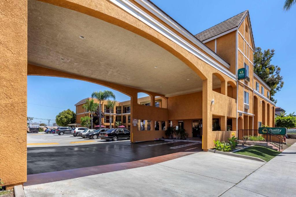 Quality Inn & Suites Westminster - Seal Beach Westminster - image 2