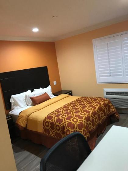 Executive Suites Inn - image 12
