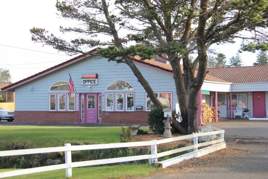 Mariners Cove Inn - main image