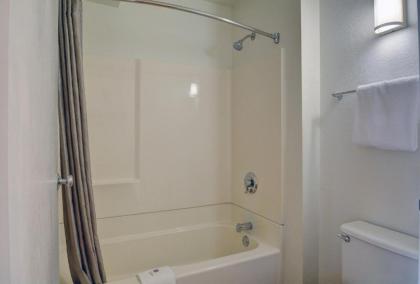 Motel 6-Wethersfield CT - Hartford - image 12