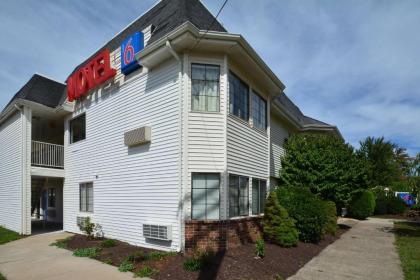 Motel 6-Wethersfield CT - Hartford - image 2