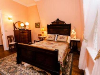 Silas W Robbins B&B - image 11