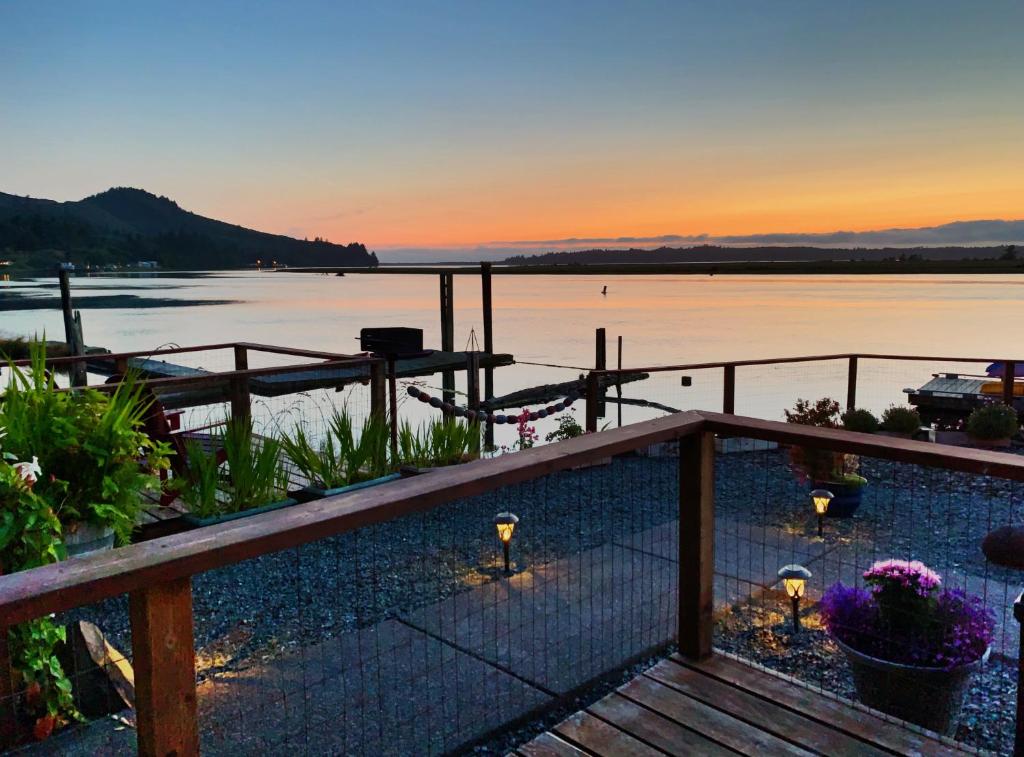 Wheeler on the Bay Lodge and Marina - main image