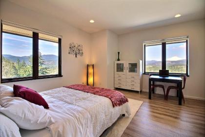 Pahtos Retreat Luxe White Salmon Home with Hot Tub - image 11