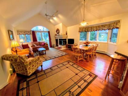 F9 Fairway Village home on the Mt Washington golf course - in the heart of Bretton Woods