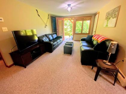 W1 Cozy and comfortable Bretton Woods condo with ski slope views fireplace! - image 13