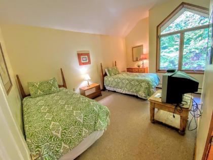 W3 Cozy 3BR Mt Washington Place Townhome gorgeous views of Bretton Woods Ski Area WiFi Cable - image 10