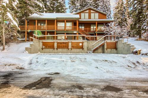 Gray Wolf Condos at Whitefish - main image
