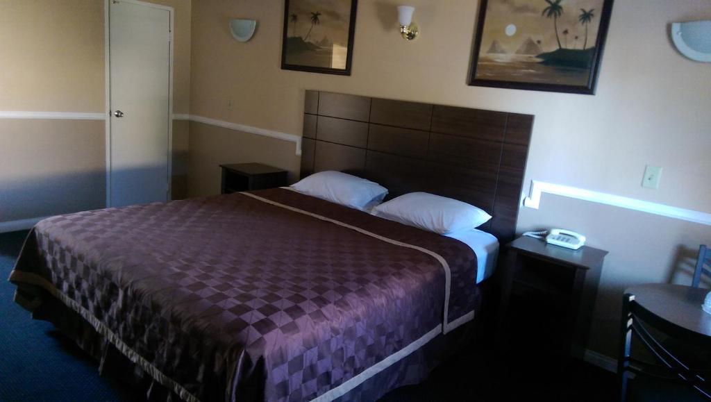 Whittier Travel Inn - image 2