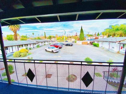 Casa Blanca Inn & Suites - image 3