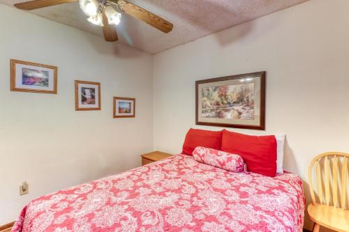 2 Bed 1 Bath Vacation home in Whittier - image 2