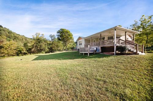 2 Bed 2 Bath Vacation home in Whittier III - main image